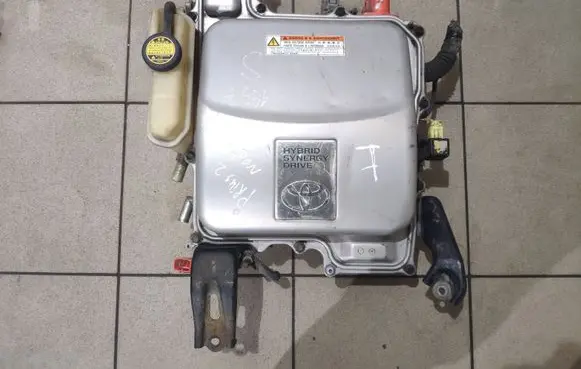 Toyota Prius (XW20) Voltage converter inverter G920047120