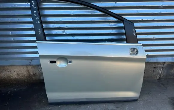 Ford Kuga I Front door