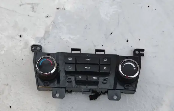 Chevrolet Orlando Climate control unit 3870578