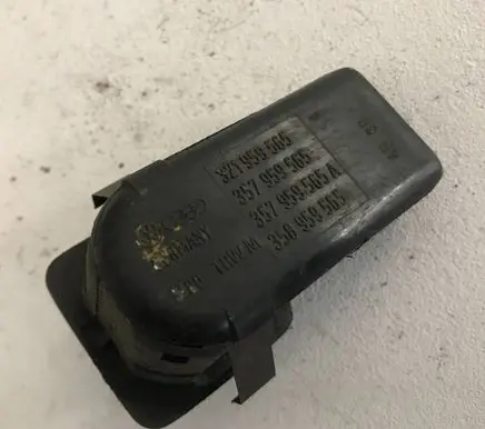 Volkswagen PASSAT B4 Wing mirror switch 321959565