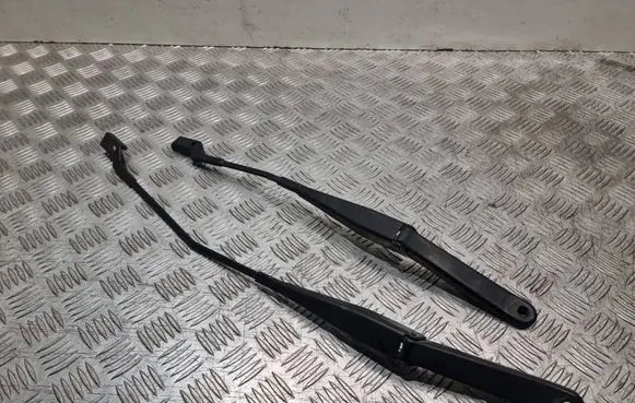 Ford Fiesta Front wiper blade arm 8A6117526AB