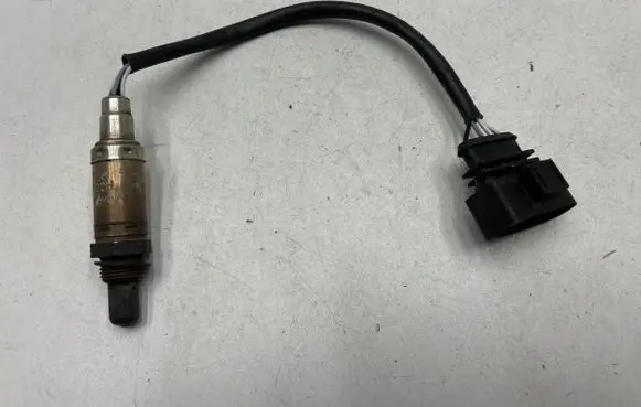 Audi 80 90 S2 B4 Lambda probe sensor 077906265