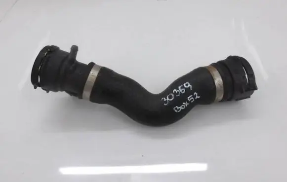 BMW 1 E82 E88 Engine coolant pipe/hose 7525641
