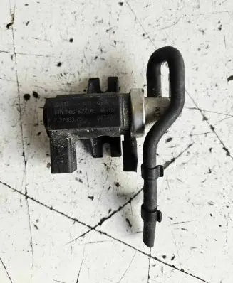 Volkswagen Golf IV Turbo solenoid valve 72290325 1J0906627A 02T330