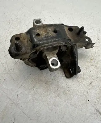 Skoda Fabia Mk1 (6Y) Engine mount bracket 6Q0199555