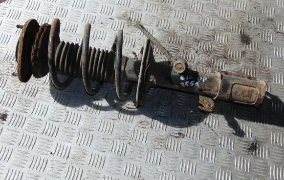 Toyota Corolla E120 E130 Front shock absorber with coil spring 4851009711 4813502030