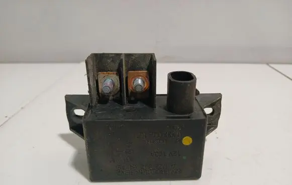 Mercedes-Benz E W211 Charging relay A0025426419