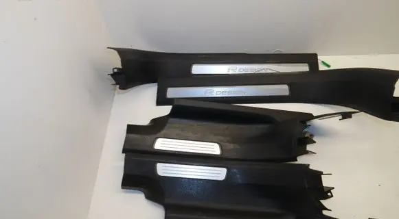 Volvo XC90 sill trim set (inner) 31363649 31363747