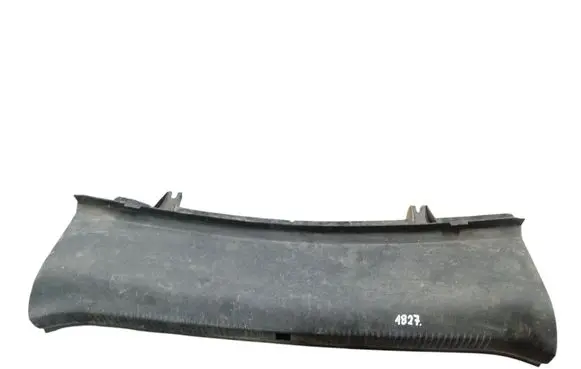 Trunk/boot sill cover protection