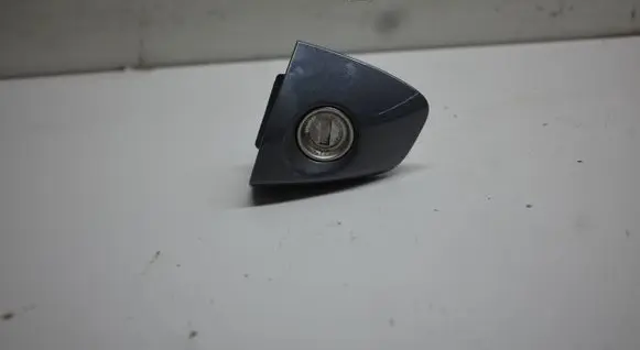 KIA Stonic Front door lock (next to the handle) 