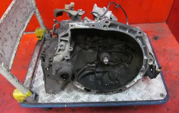 Peugeot 207 Manual 5 speed gearbox 20CQ46
