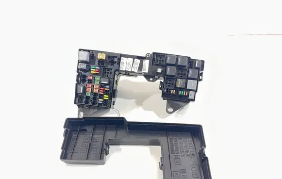 Jaguar XF X250 Fuse module AX2314290 AX2314290AFB