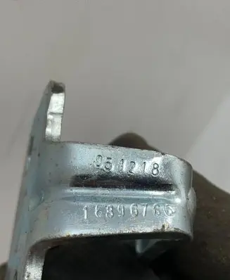 Tesla Model S Front door lock 16896766 051218