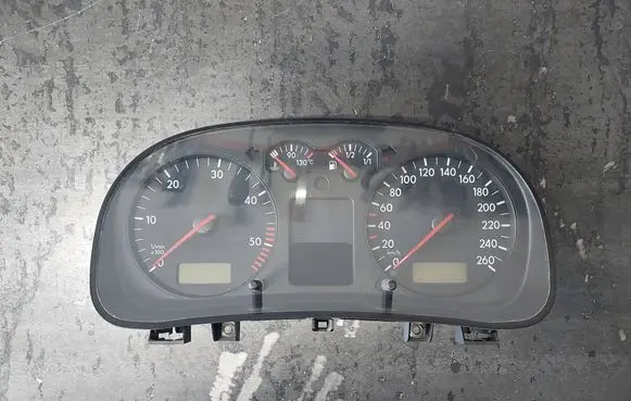 Volkswagen Golf IV Speedometer (instrument cluster) 1J0920822C 0263618183