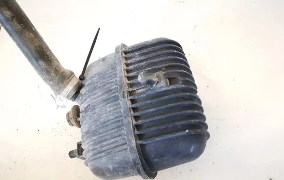 Vacuum air tank