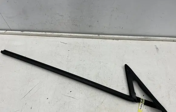 Porsche 911 996 Rubber seal front door window/glass 99653753106