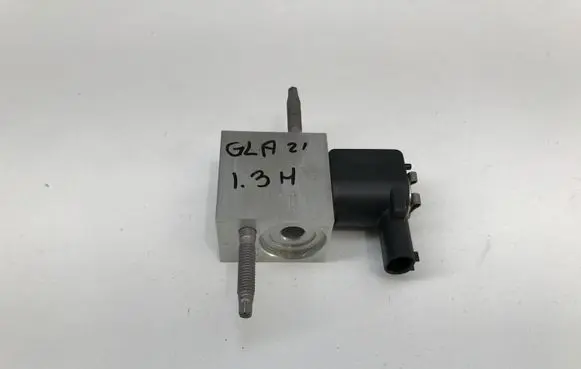 Mercedes-Benz GLA H247 Air conditioning (A/C) expansion valve A2058300206