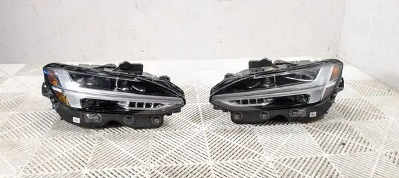 Volvo S90, V90 Headlight/headlamp 31434669 31434668