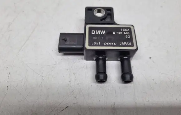 BMW 3 F30 F35 F31 Exhaust gas pressure sensor 8570686 1628570686
