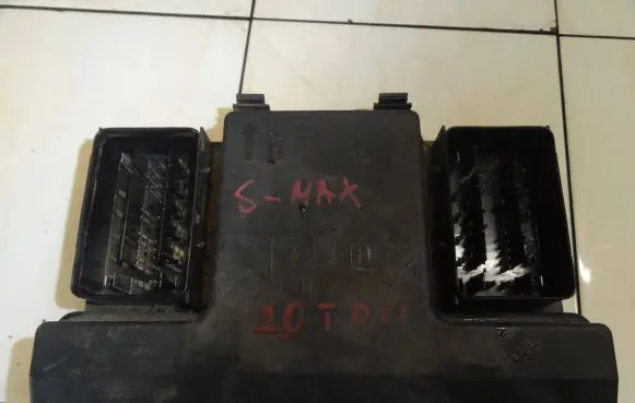Ford S-MAX Fuse box set