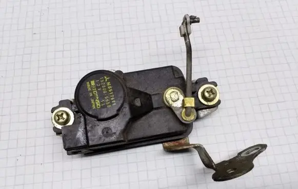 Mitsubishi Galant Central locking motor 1528005650 MB517611