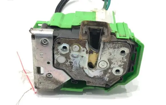 Alfa Romeo Giulietta Front door lock