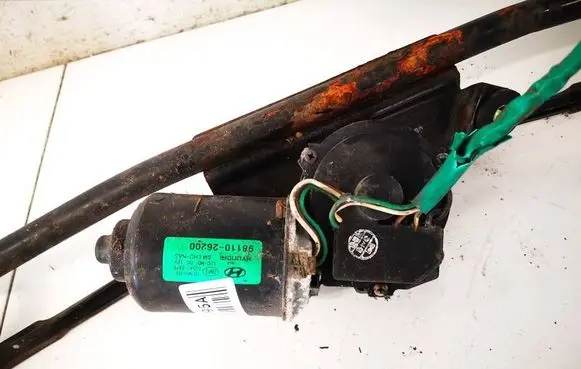 Hyundai Santa Fe Wiper motor 9811026200