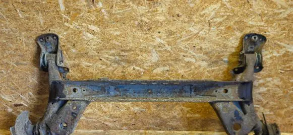 Volkswagen Golf VII Rear axle beam