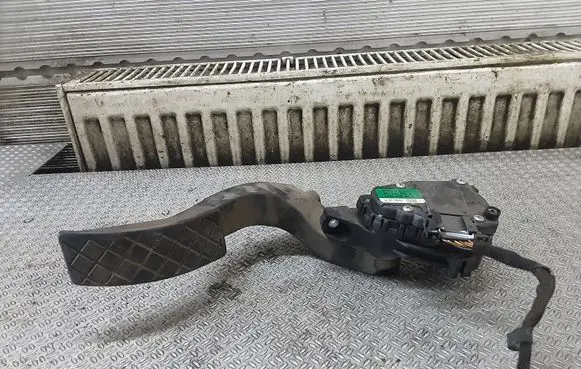 Audi A4 S4 B6 8E 8H Accelerator throttle pedal 8EI721523A
