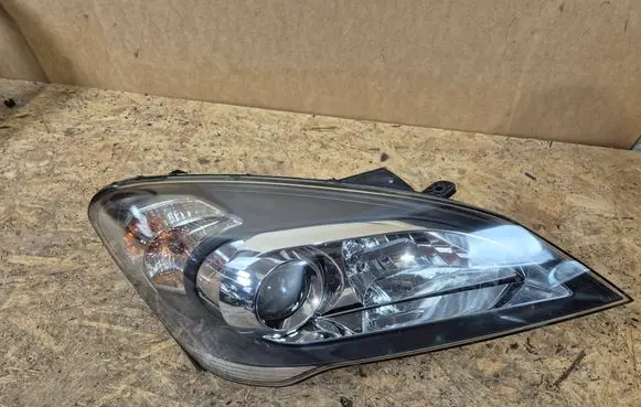 KIA Ceed Headlight/headlamp 921021H