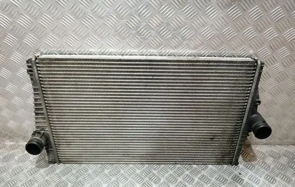 Volvo XC90 Intercooler radiator 30748808