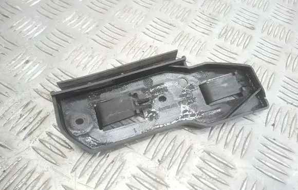 Volkswagen PASSAT B5.5 Front bumper mounting bracket 3B0807184E