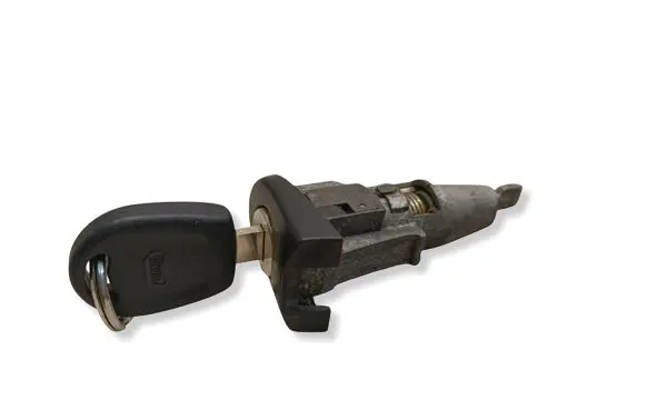 Skoda Fabia Mk1 (6Y) Front door lock (next to the handle) 