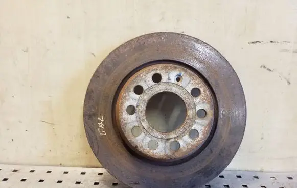 Volkswagen PASSAT B7 Rear brake disc