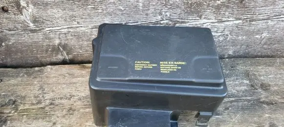 Saab 9-5 Battery box tray cover/lid 5242052