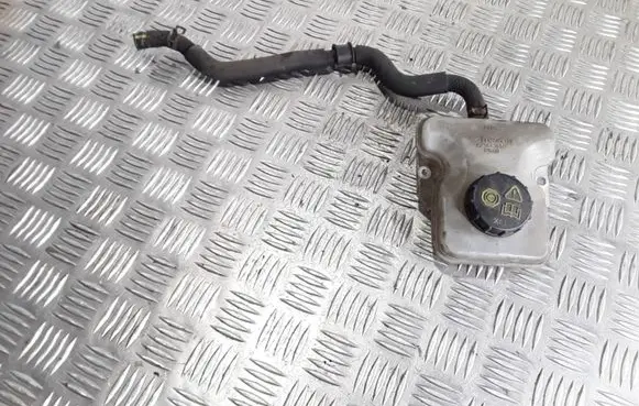Mazda 5 Brake fluid reservoir C23643550 K1900