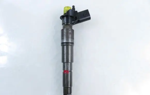 BMW 5 E60 E61 Fuel injector 7792721 0445115048