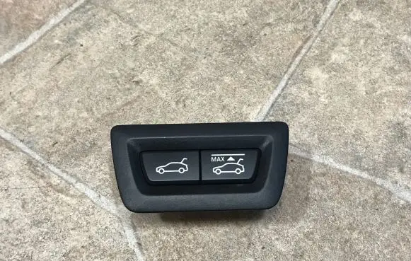 BMW 5 GT F07 Tailgate/boot open switch button 9194912