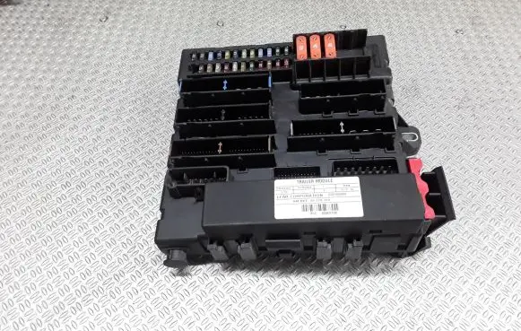 Opel Signum Fuse module 13112914