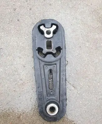 Nissan Juke I F15 Engine mount bracket 113601KA1A