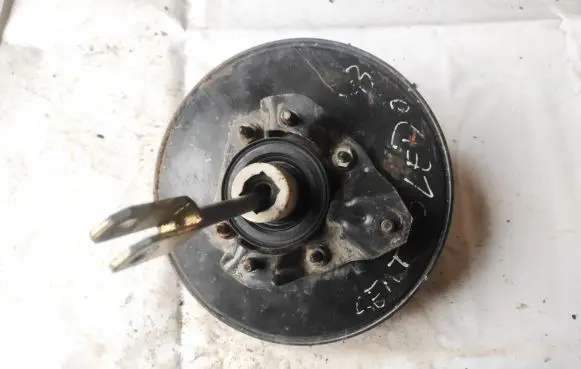 Seat Toledo I (1L) Brake booster 1L0614101A