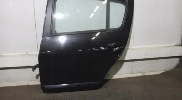 Dacia Sandero Rear door
