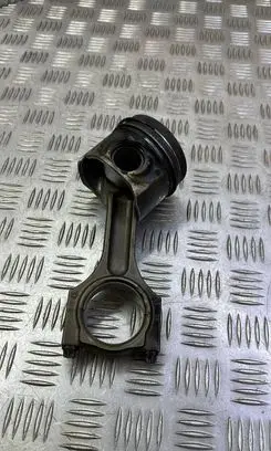 BMW X5 E70 Piston with connecting rod