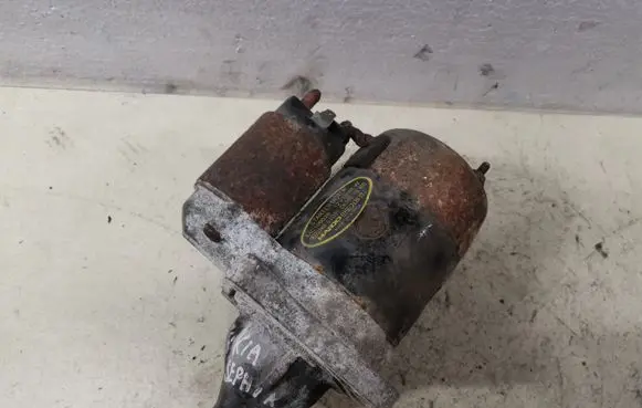 KIA Sephia Starter motor MC109028
