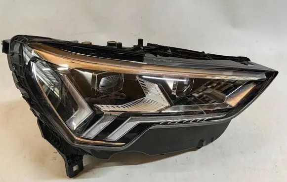 Audi Q3 F3 Headlight/headlamp 83A941036