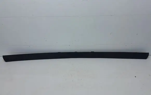 Front bumper lip
