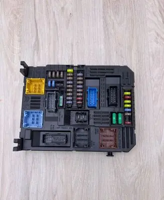 Opel Crossland X Fuse module 9819851280 0851840386 28550129