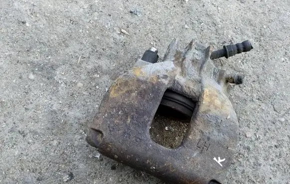 Volvo V70 Front brake caliper