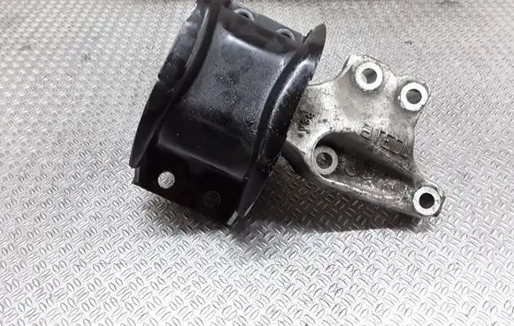 Citroen C4 Grand Picasso Engine mount bracket 9681855180