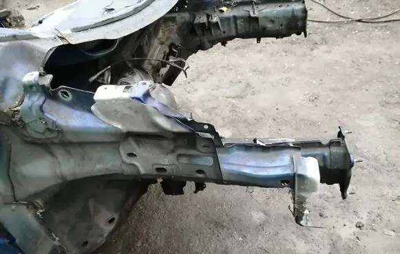 Ford Grand Tourneo Connect Front quarter panel 